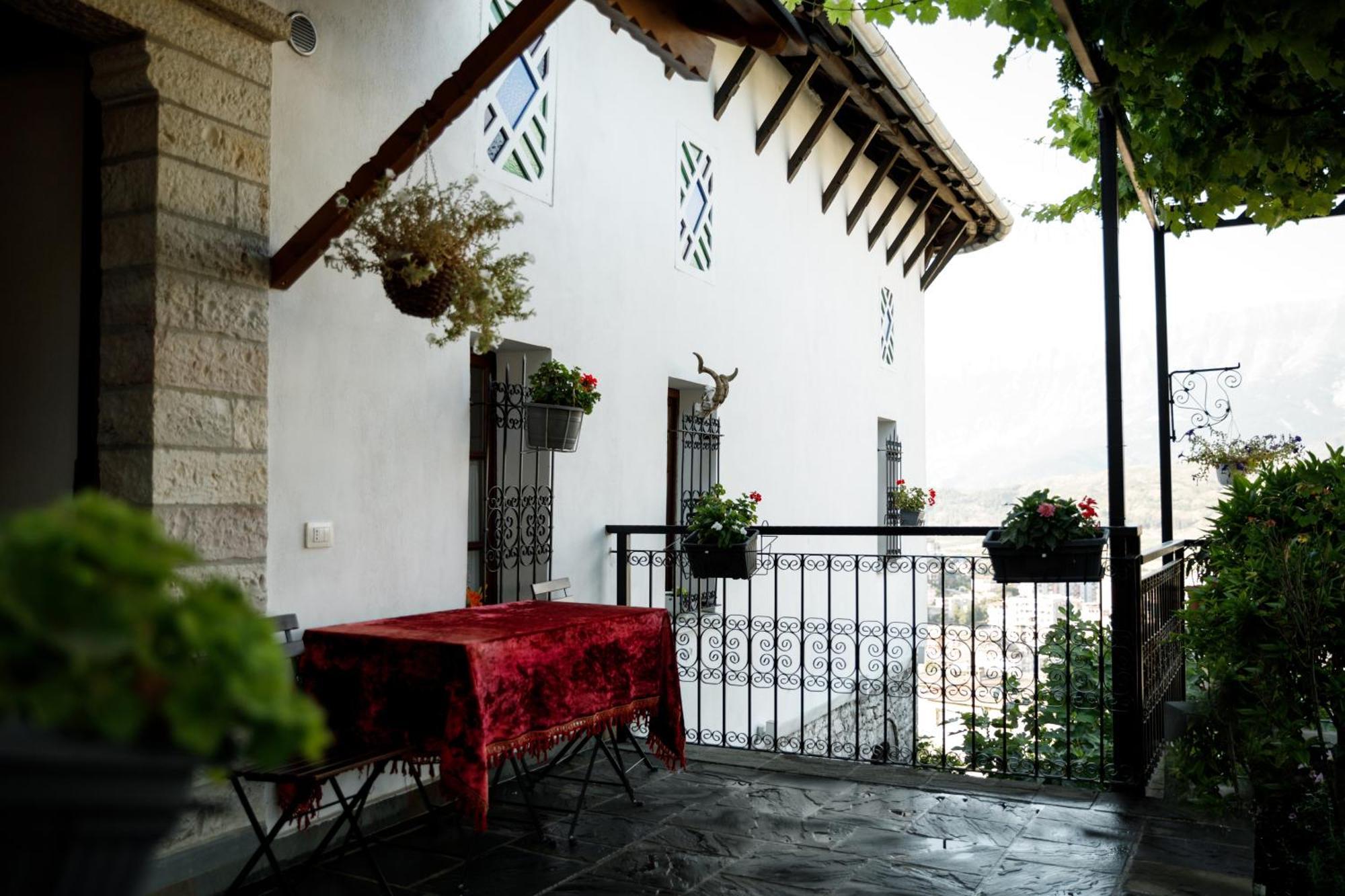 Boutique Hotel Musee Gjirokaster Luaran gambar