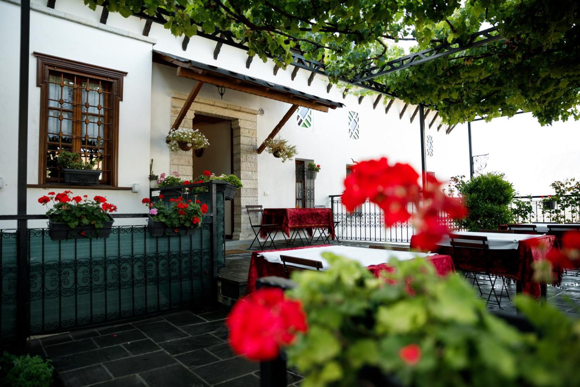 Boutique Hotel Musee Gjirokaster Luaran gambar